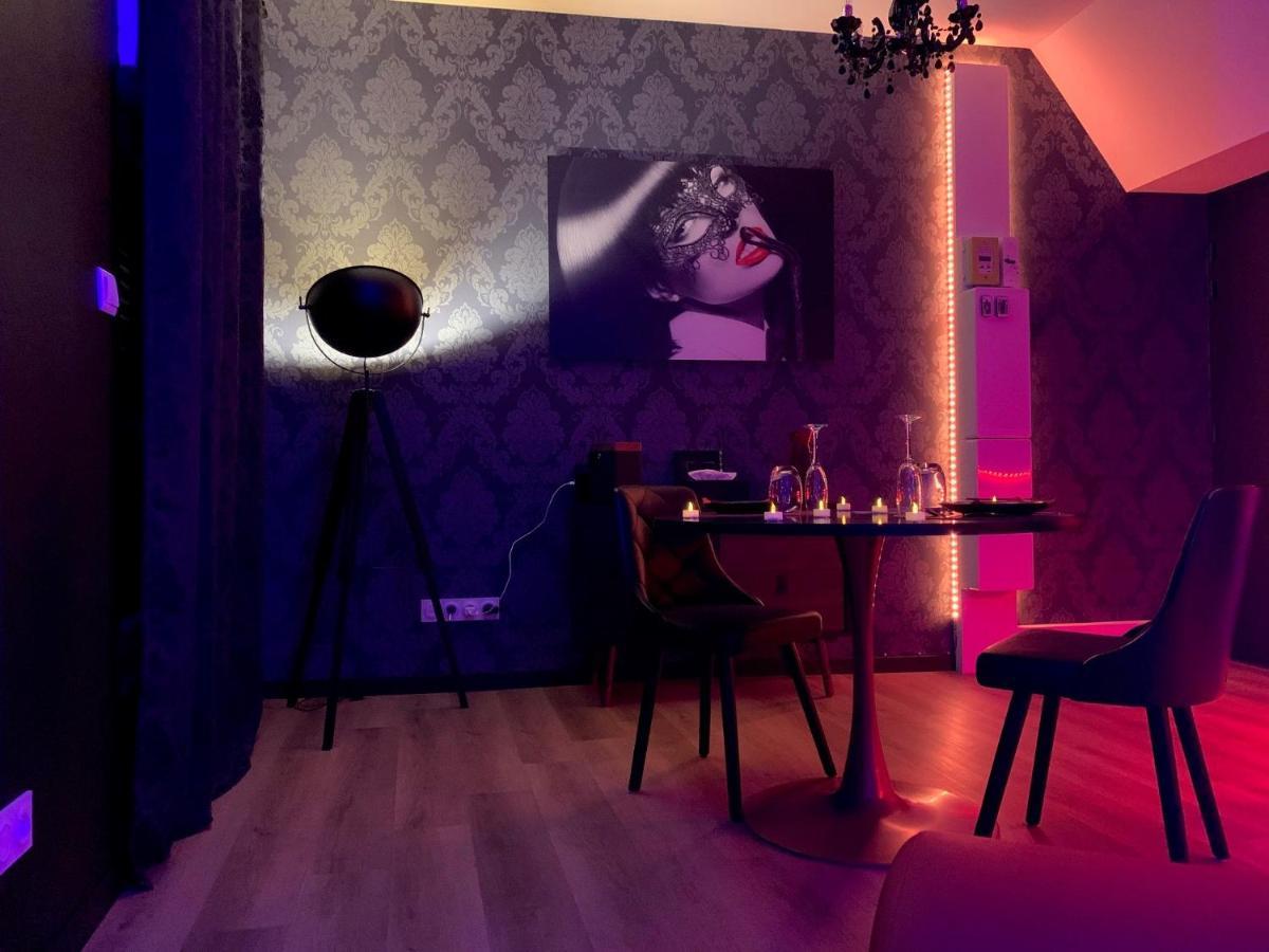 Love Room Avec Jacuzzi Prive Bonnetable Esterno foto